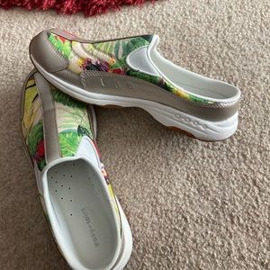 Easyspirit Womens shoes size 9M